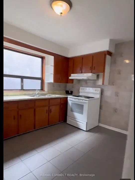 232 Atlas Ave