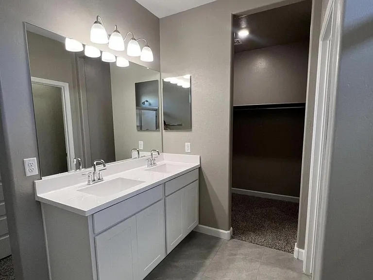 24068 W Whyman Ave — Photo 8