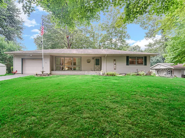 3688 N Promenade Cir, La Porte, IN 46350