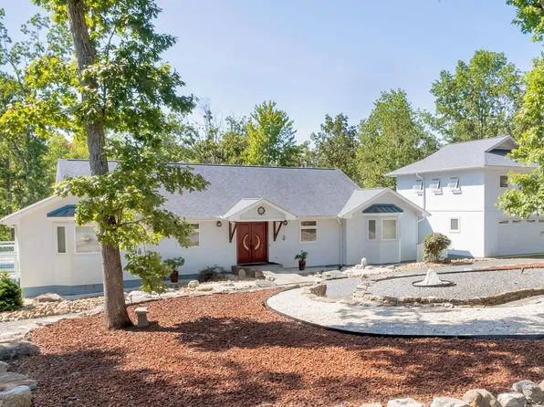 422 Unity Pl, Buckingham, VA 23921