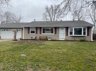 383 Raritan Dr, Valparaiso, IN 46385