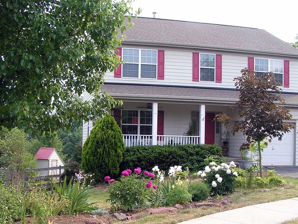 35 Linden Hill Way in May