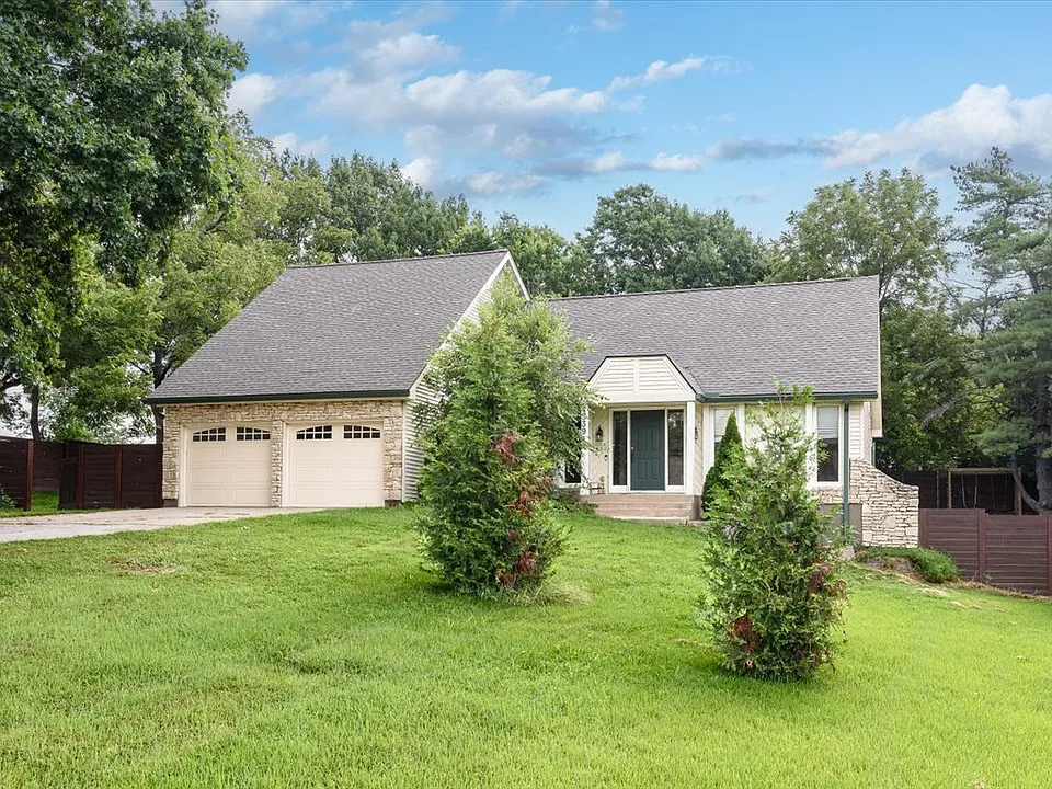 4539 N 123rd Ter