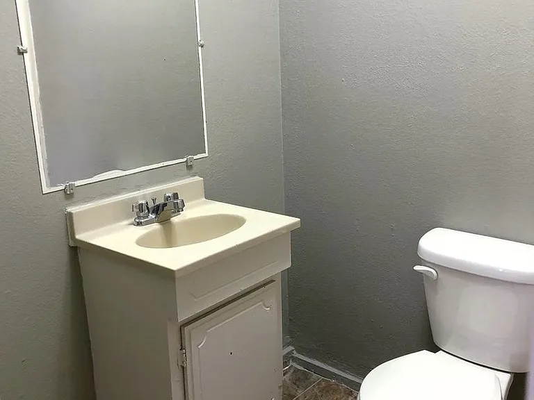 201 Dakota St — Photo 6