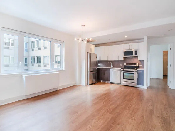 175 Kent Avenue image 12 of 39