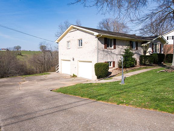 3rd image of 109 Lakeshore Dr