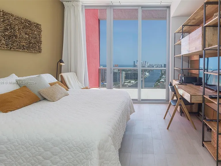 2600 E Hallandale Beach Blvd #T3307 — Photo 13