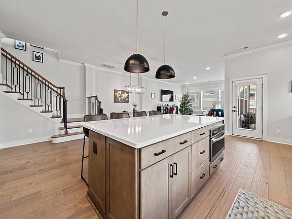 3rd image of 2505 Lydia Ave
