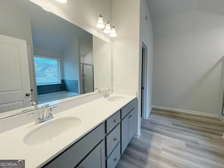 928 Yancey Ct — Photo 13