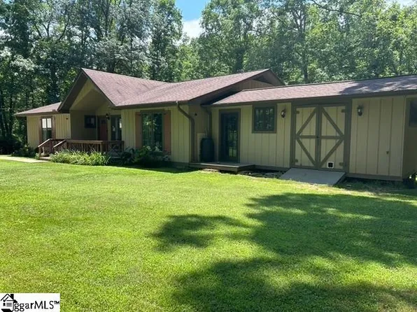 300 Castle Creek Dr, Pickens, SC 29671