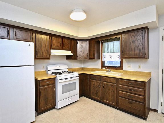 3rd image of 1014 N Church St