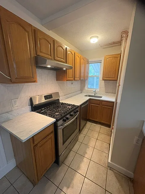 3 bed, 1200 sqft, $2,900 — Photo 1