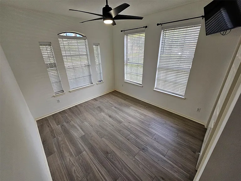 3709 Pinehurst Dr — Photo 14