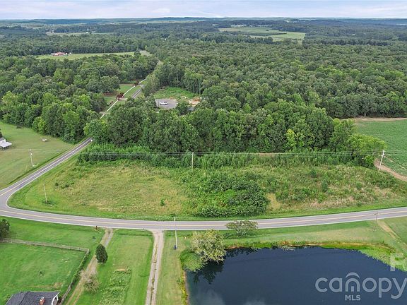 2nd image of 6543 Barrier Store Rd