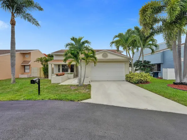 11 Kyle Way, Boynton Beach, FL 33426