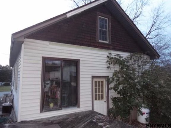 3rd image of 89 N Crystal St