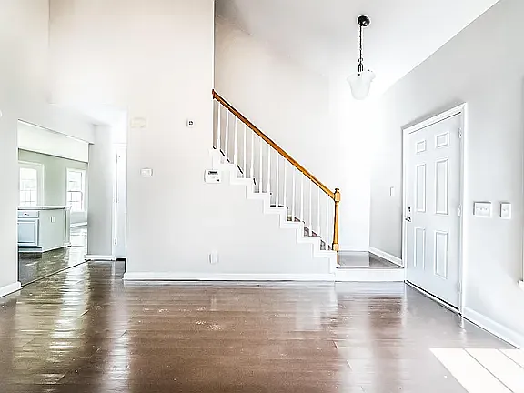 1002 Mallory Ln — Photo 10