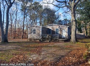 29 Andrews Rd, Tisbury, MA 02568