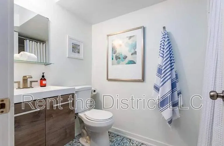 37 Rhode Island Ave NW — Photo 42