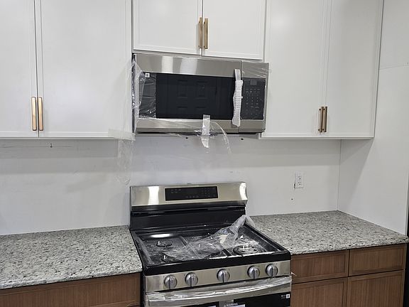 5th image of 10 Fairmount Ave Floor 1