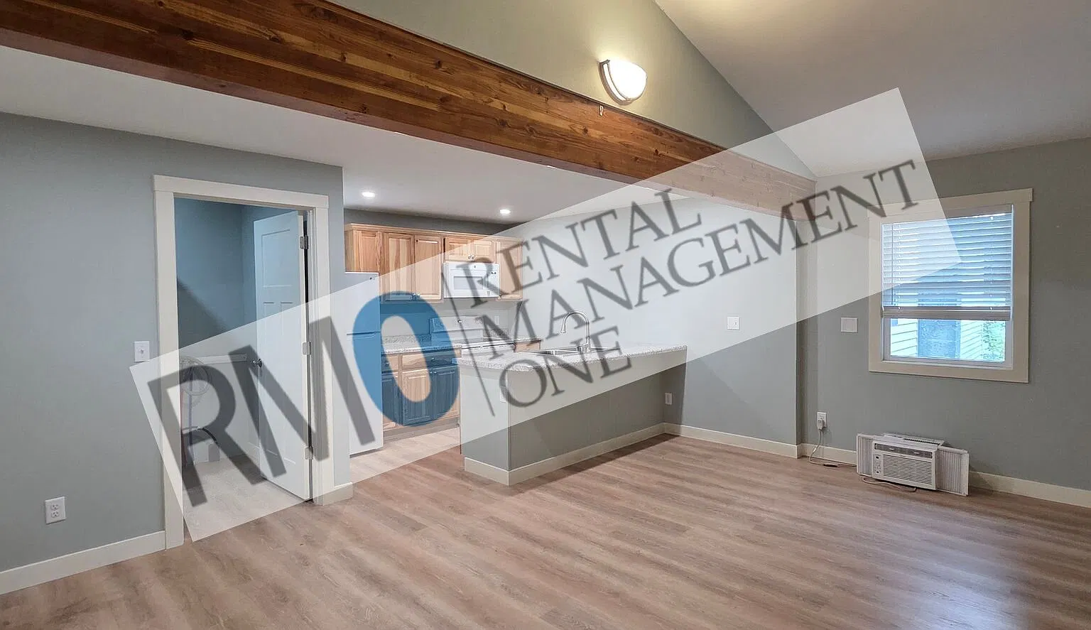 Newly Renovated 1BR | All Utilities Included | Prime Location — Photo 3