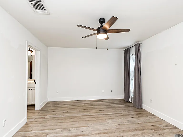 15484 Oakstone Dr — Photo 13