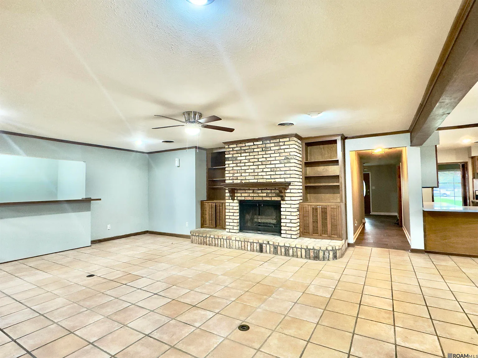 3 bed, 2485 sqft, $2,500 — Photo 4