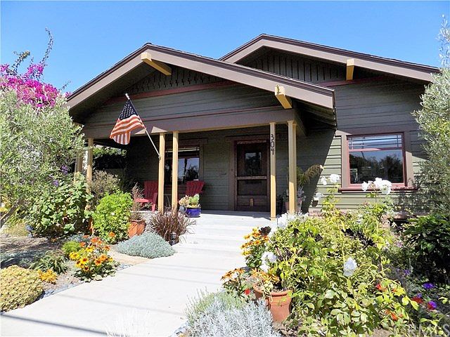 1st image of 304 Loma Ave