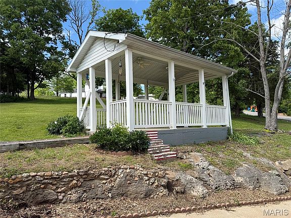 4th image of 5159 Old Lemay Ferry Rd