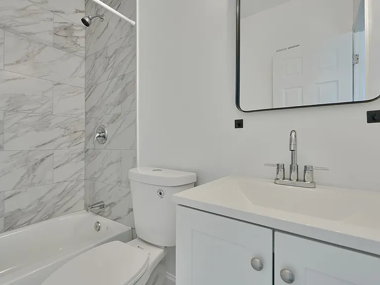 412 E Federal St — Photo 32