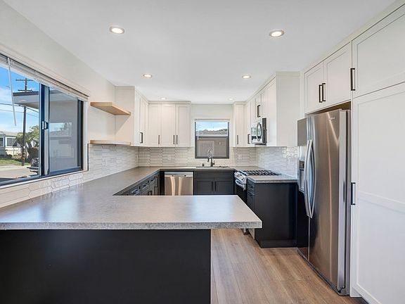 5th image of 1722 Burton St #1724