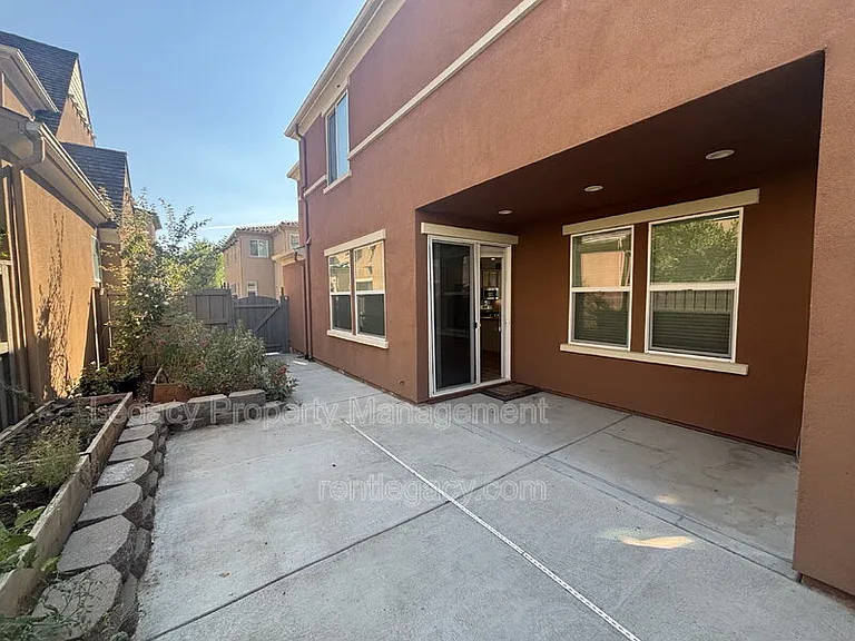 3568 Troy Dalton St — Photo 5
