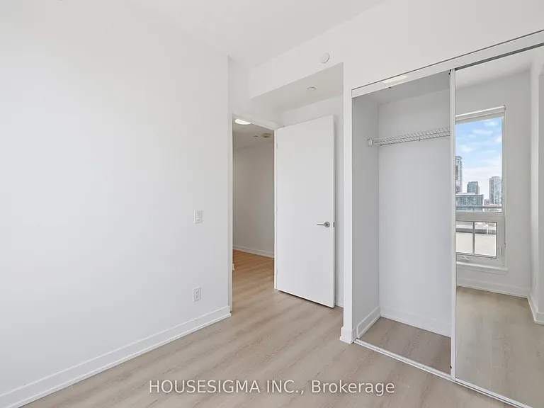 100 Queen St E #2706 — Photo 15