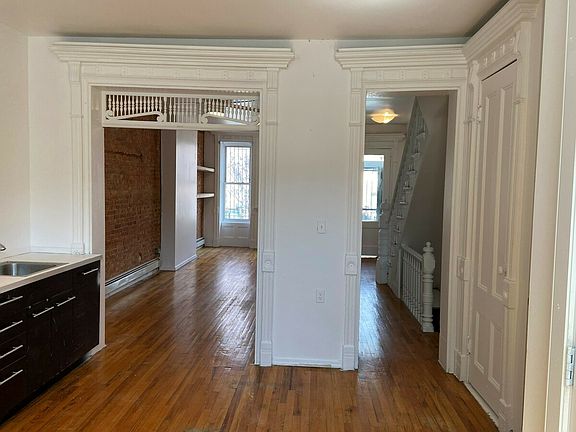 5th image of 420 E 144th St