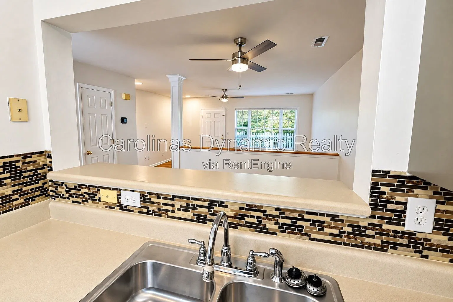 2 bed, 2.5 bath, 1152 sqft, $1,800 — Photo 3