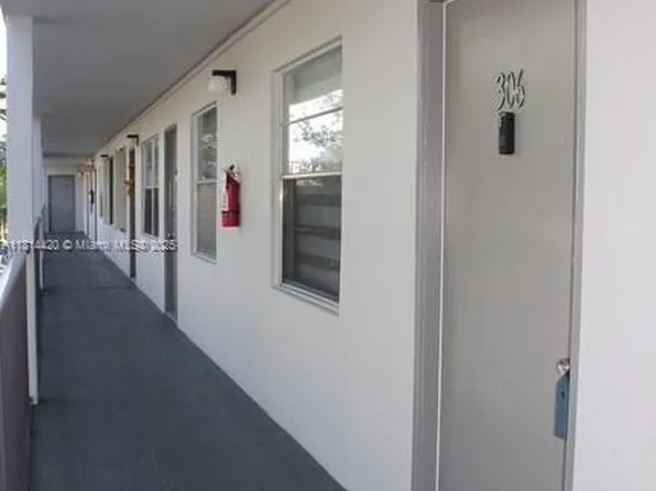 251 SW 132nd Way APT 306H, Hollywood, FL 33027