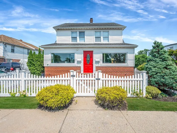 557 Newbridge Road, East Meadow, NY 11554