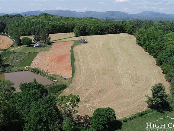 5th image of 402 Horse Haven Ln