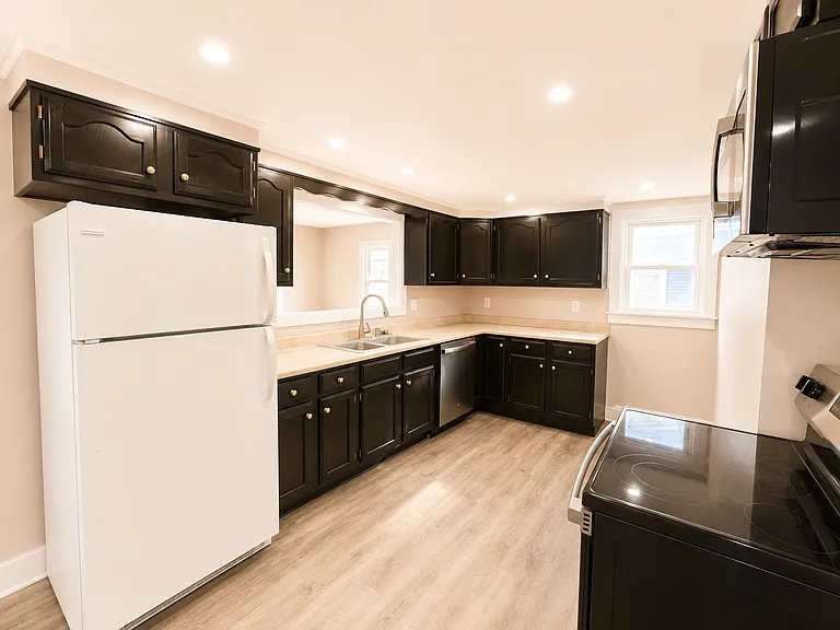 92 Bridge St #1 — Photo 10