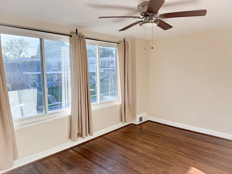 5027 Sargent Rd NE — Photo 9