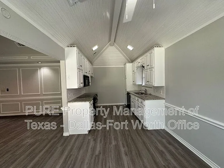 7729 Red Oak St — Photo 4