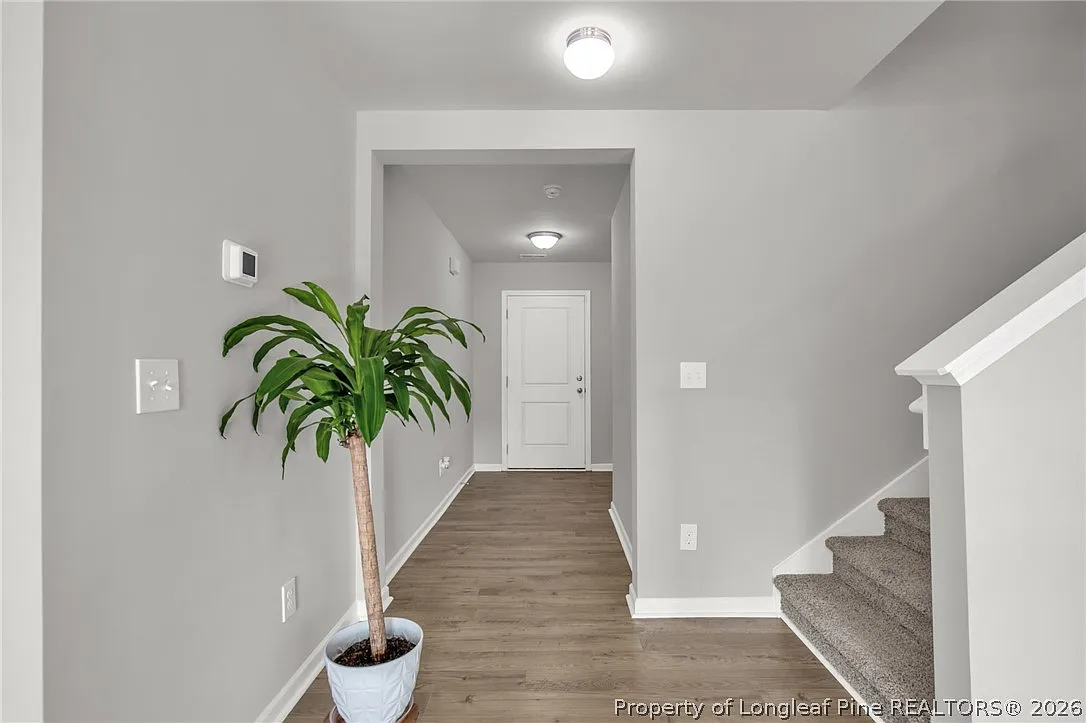 5 bed, 3.0 bath, 2428 sqft, $2,400 — Photo 4