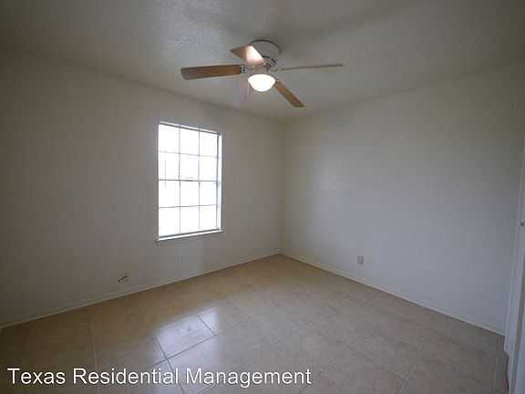 3rd image of 4800 Cedarhill Cir #B
