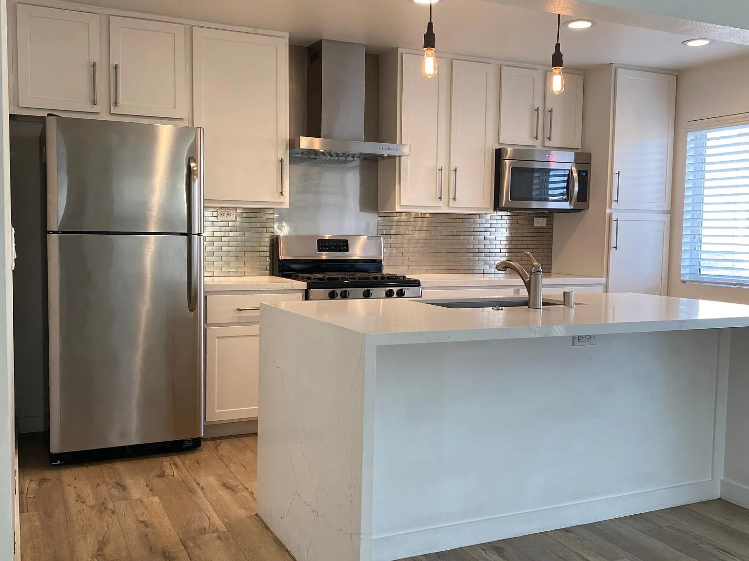 202 David Dr — Photo 1