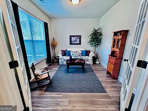 2nd image of 405 Coles Way