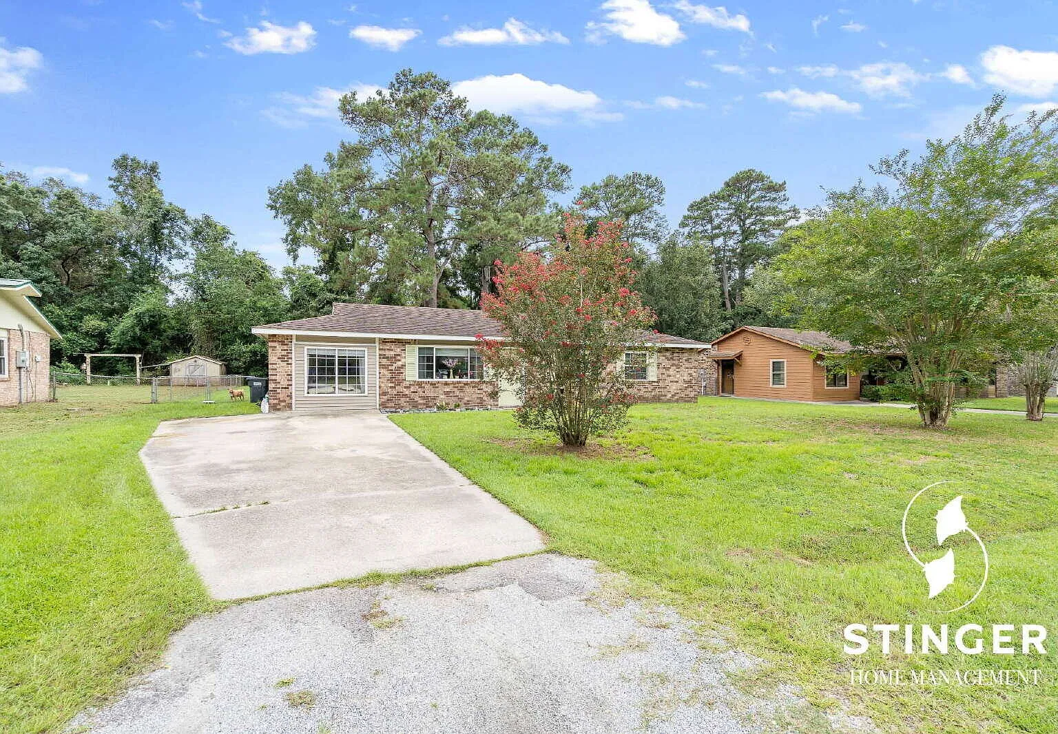 3 Bed / 2 Bath Home For Rent in Beaufort — Photo 2
