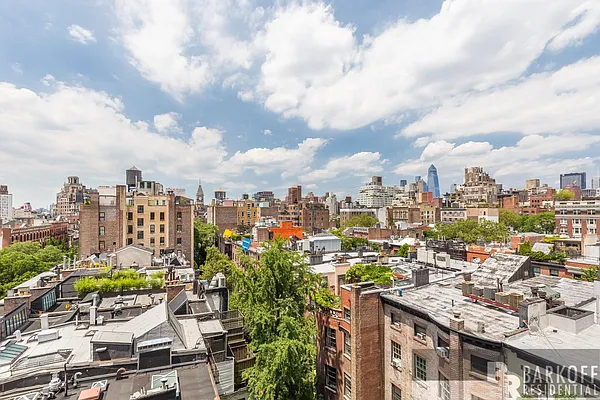 Sold by Barkoff Residential  | media 28