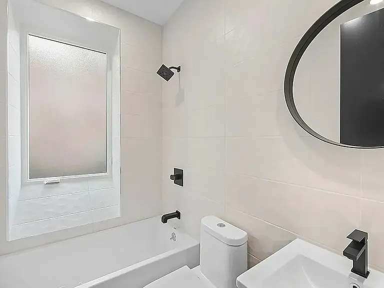 214 E 35th St #4B — Photo 10