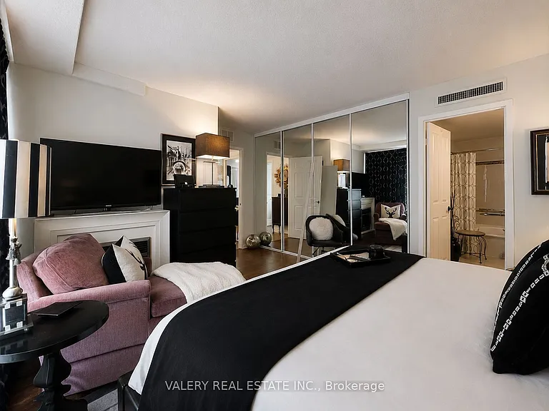 25 Cumberland Ln #214 — Photo 14