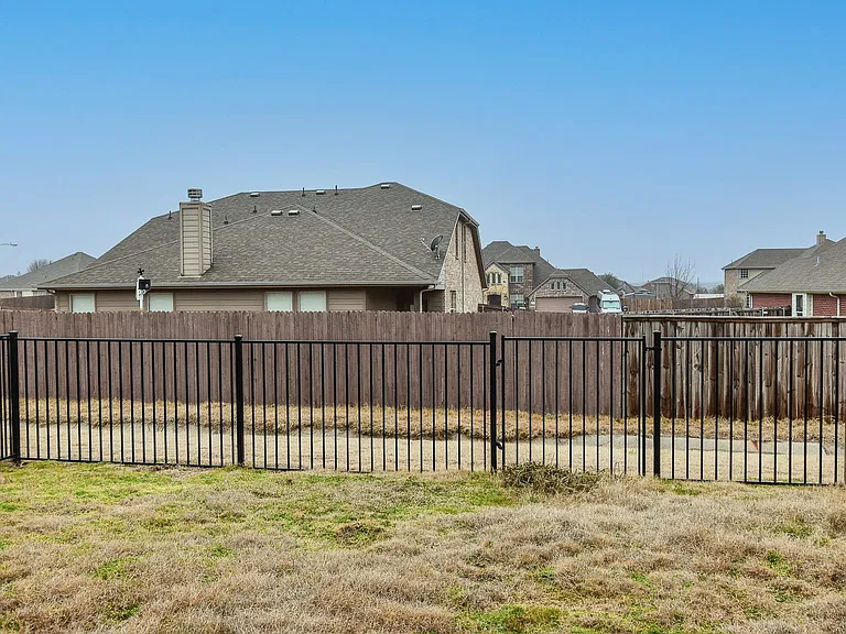 6819 Jade Dr — Photo 33